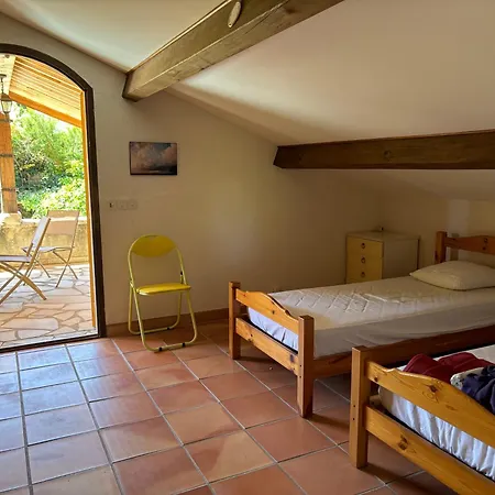 La Fenice - Beautifully Restored With Heated Pool In Small Village Montjustin